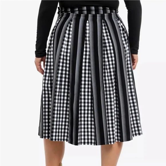 Wednesday Nevermore Academy Uniform Pleated Midi Skirt‎ Plus Size Hot Topic - Picture 2 of 3
